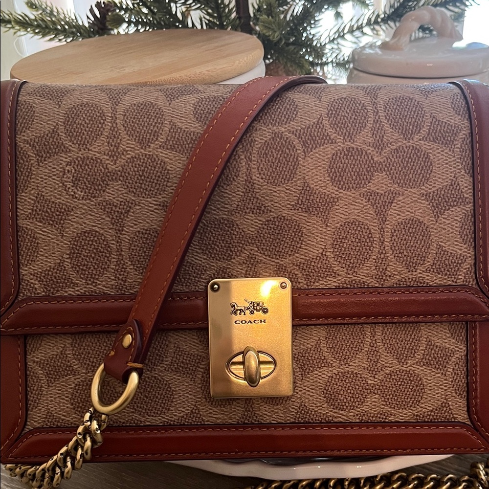 Coach Hutton Brown and Tan shoulder bag - Picture 2 of 16